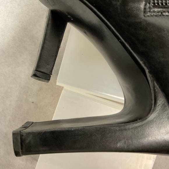 DONALD PLINER HEELED BOOTS- BLACK-SIZE 7 - Picture 13 of 13